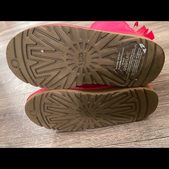 Girls - Ugg pink Bailey bow boots - Picture 4 of 4